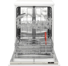 Geopende Amica vaatwasser met twee afwasmanden