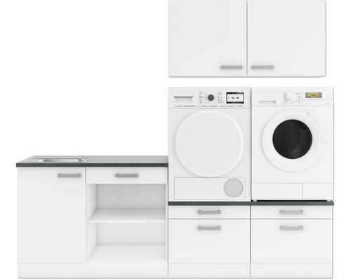 Wasruimte met wastafelonderkast, wasmachine, droger en hangkast