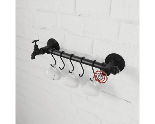 Wijnrek voor wandmontage in industriële stijl met waterkraan en kleppen voor het opbergen van glazen