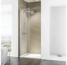 Inloopdouche met douchekop en radiator in de badkamer.