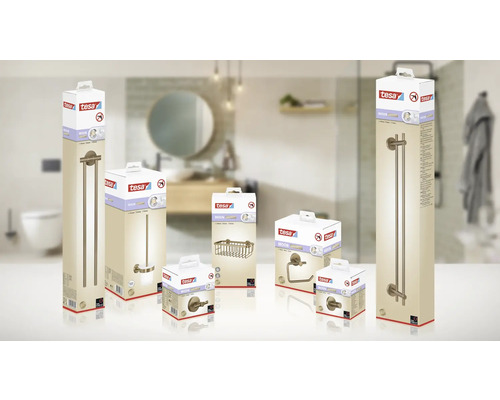 Meerdere Tesa Moon badkameraccessoiresets in verpakking voor een badkamerachtergrond