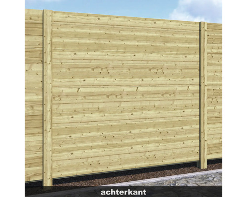 Houten schutting met houten palen