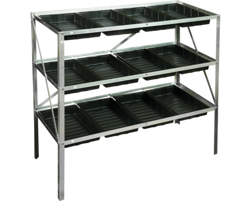 Meerlagig kweekrek met meerdere zwarte plantenbakken.