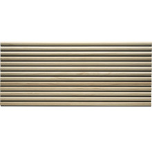 Houten paneel met horizontale lamellen