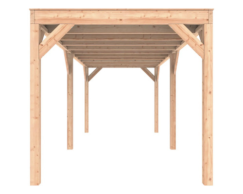 Houten carportconstructie met palen en daklatten