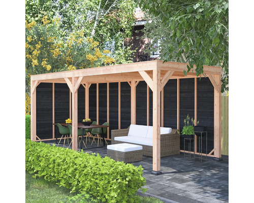 Houten tuinpaviljoen met zithoek en eettafel in de tuin