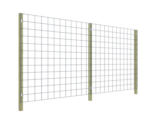 Metalen gaashekwerk met houten palen