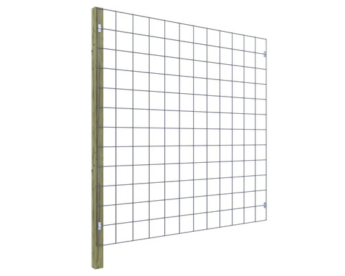 Draadgitter omheining met houten palen voor de tuin