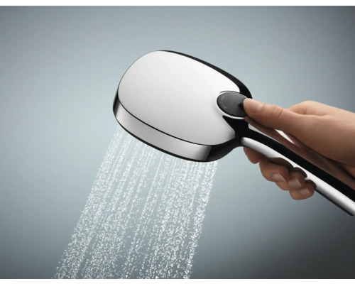 Handdouche met waterstraal in de hand gehouden