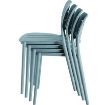 Stapel van vier stoelen