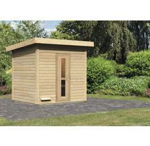 Houten sauna met glazen deur in de tuin