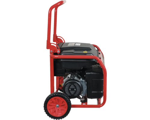 Hogedrukreiniger met wielen en handgreep in een rood frame.