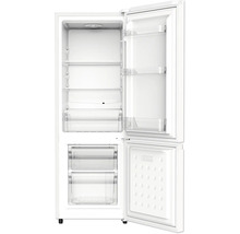 Geopende koelkast met planken en vriezer