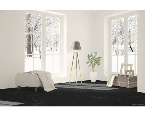 Lichte kamer met uitzicht op een winterlandschap, vloerlamp, voetenbank en decoratie