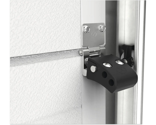 Detailopname van een garagedeurvergrendeling met hendel