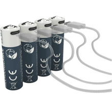 Meerdere AA oplaadbare batterijen met USB-aansluiting om op te laden.