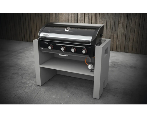 Gasbarbecue met vier branders op een onderkast