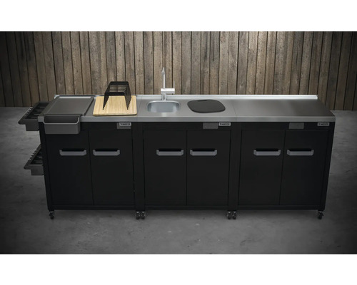 Buitenkeuken met spoelbak, snijplank en kasten voor buiten