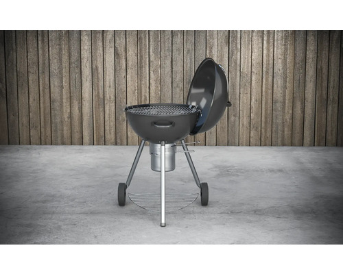 Bolvormige barbecue met open deksel