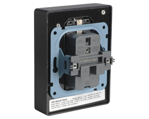 ION Industries Logo. Elektrische aansluitdoos met montageplaat en aansluitklemmen.