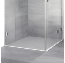 Hoekdouche met douchebak en grijze tegels