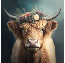Portret van een Schotse hooglander met een bloemenkrans