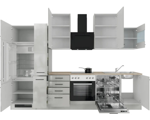 Moderne keuken met witte kasten, zwarte afzuigkap en ingebouwde apparatuur