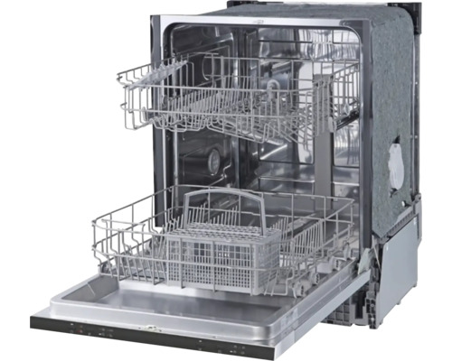 Geopende vaatwasser met rekken