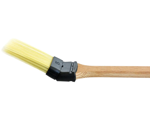 Platte kwast met lichte borstelkop en houten handvat