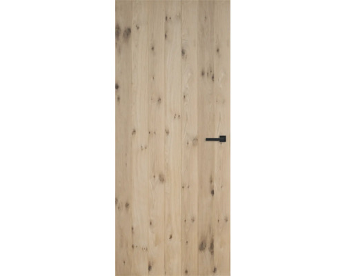 Houten deur met een deurgreep