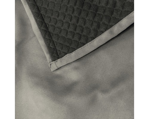 Close-up van een grijs fleece deken met ruitpatroon