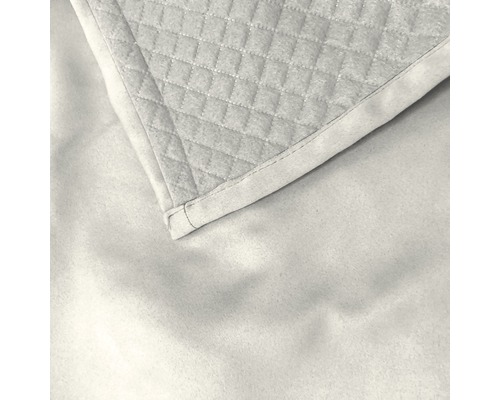 Detailopname van een gewatteerde sprei