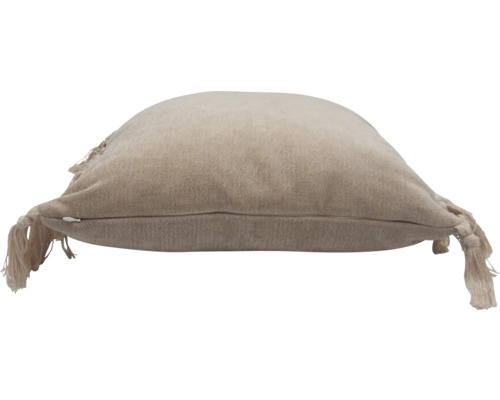 Decoratief kussen met kwasten op de hoeken