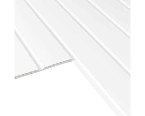 Close-up van witte profielplanken voor binnenshuis