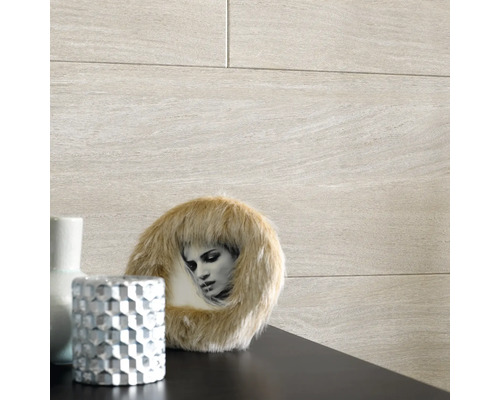 DUMAPLAST Plafondbekelding Dumapan Clip hornbeam beige 1200x250x10 mm Wandtegels met patroon en decoratieve elementen op een plank