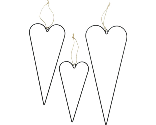 Drie hartvormige decoraties van metaal met hangers