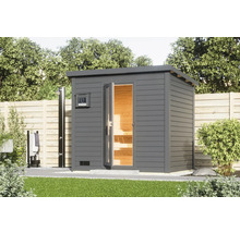 Buitensauna met buitendouche in de tuin