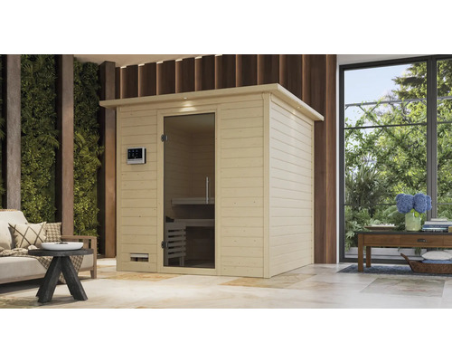 Houten sauna met glazen deur in een heldere ruimte