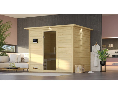 Moderne houten sauna met glazen deur in een stijlvolle badkamer
