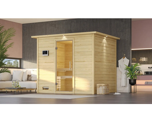 Houten sauna met glaselementen in een lichte ruimte