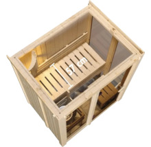 Binnenaanzicht van een houten sauna met banken en een dieptemarkering van 57 centimeter