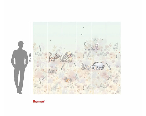 Wandafbeelding met Winnie de Poeh-motieven en een hoogte van 250 cm