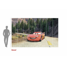 Komar Cars fotobehang met Lightning McQueen-motief voor een berglandschap