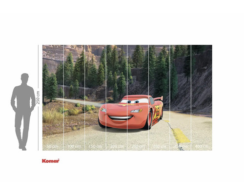Komar Cars fotobehang met Lightning McQueen-motief voor een berglandschap