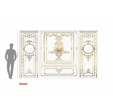 Komar muurschildering met gouden ornamenten in klassieke stijl