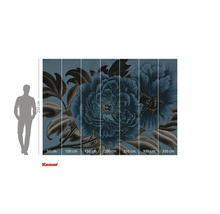 Behang met bloemmotief en maataanduiding