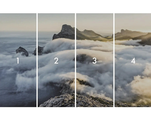 Vierdelige muurschildering met berglandschap in de mist