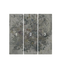 Behang met bloemenmotief, bestaande uit drie banen