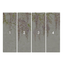 Vliesbehang met blauweregenmotief, bestaande uit vier banen