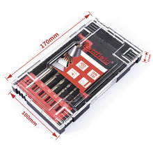 Boorset met verschillende boren in een transparante plastic doos van het merk Rattfield